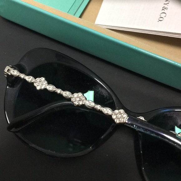 ❌SOLD ❌🌷STUNNING TIFFANY CRYSTAL SUNGLASSES 🌷 - Picture 3 of 6